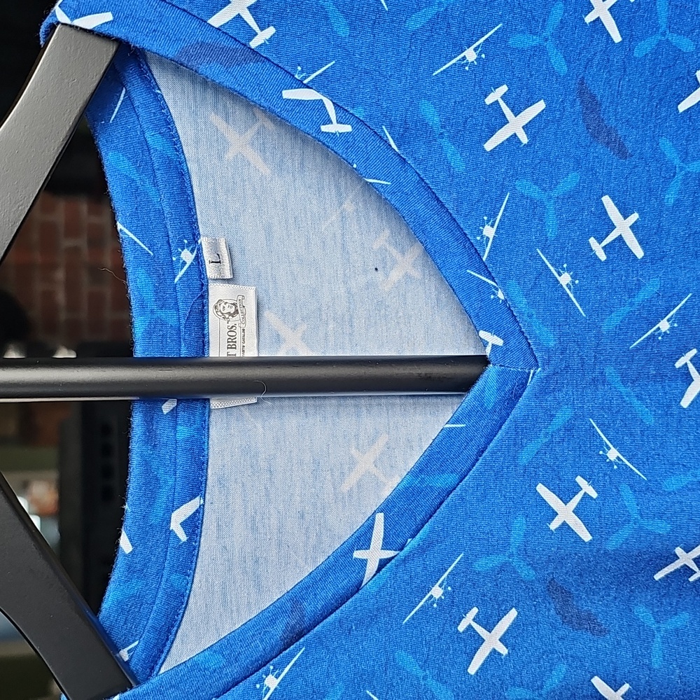 EUC Top With Airplane Pattern - Picture 2 of 6